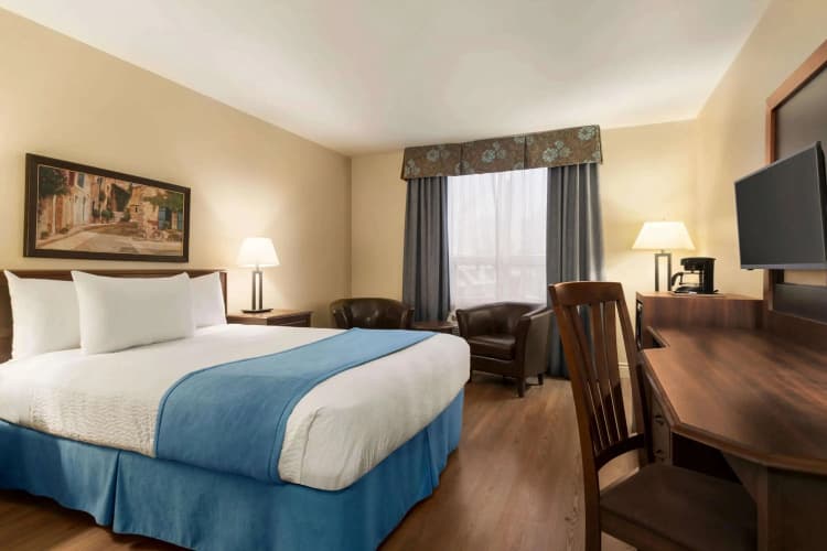 Days Inn by Wyndham Levis, photo 3