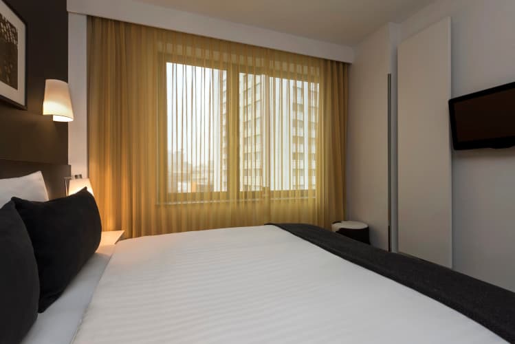 Adina Apartment Hotel Berlin Hackescher Markt photo 4
