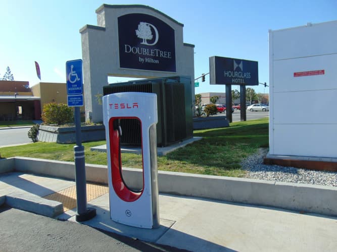 DoubleTree by Hilton Hotel Bakersfield photo 2