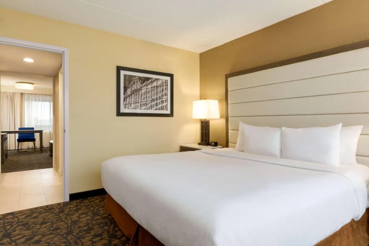 Embassy Suites by Hilton Boston Waltham photo 5