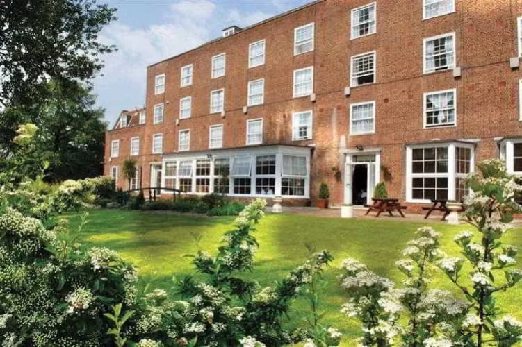 Best Western Welwyn Garden City Homestead Court Hotel photo 2