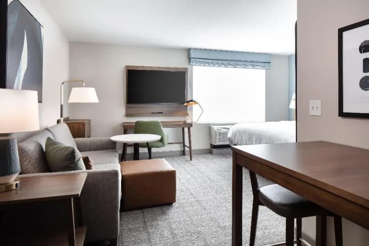 Staybridge Suites Iowa City - Coralville photo 5