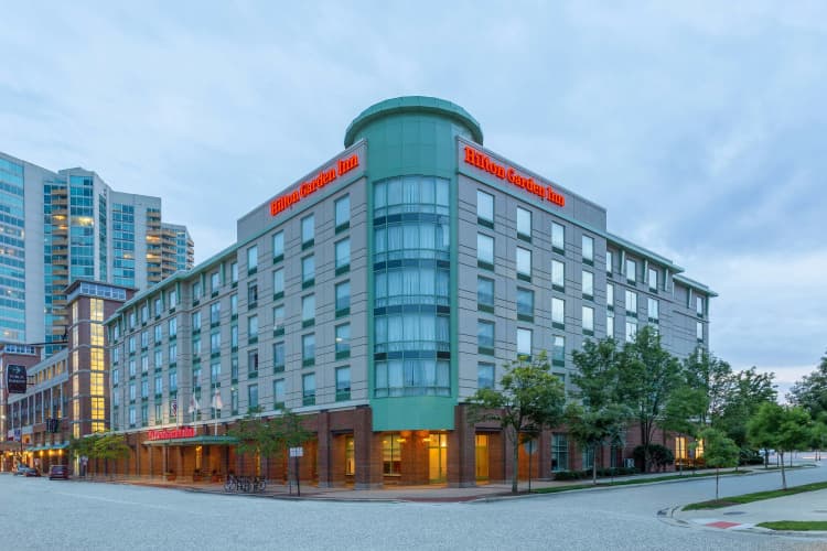 Hilton Garden Inn Chicago North Shore/Evanston photo 2
