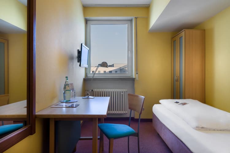 Novum Hotel Rieker Stuttgart Hauptbahnhof, photo 4