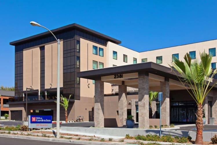 Hilton Garden Inn Irvine/ Orange County Airport photo 2