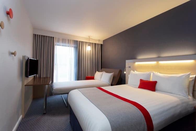 Holiday Inn Express Cheltenham Town Centre photo 4