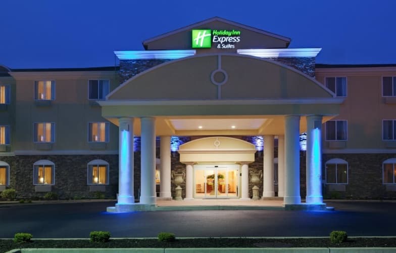 Holiday Inn Express & Suites Swansea photo 2