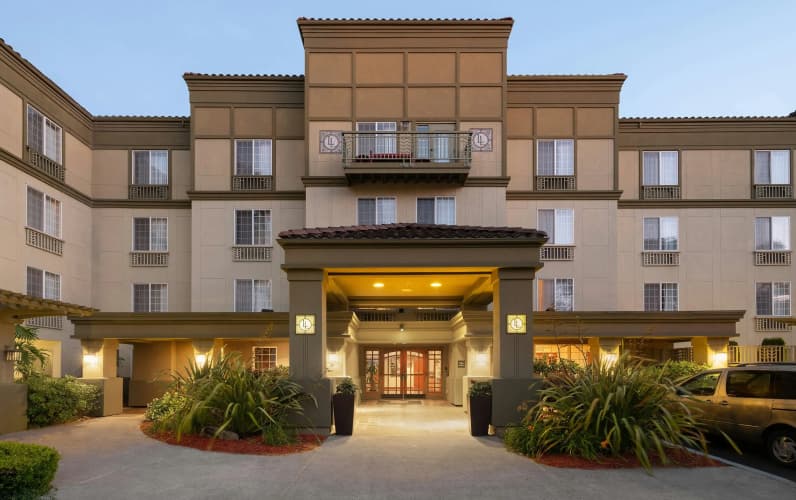 Larkspur Landing Campbell photo 2