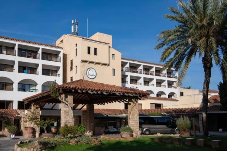 Coral Beach Hotel & Resort photo 2