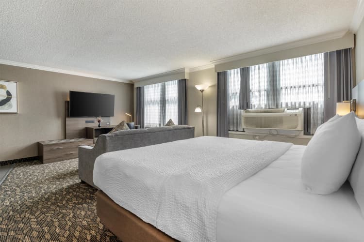 Best Western Plus Carlton Plaza Hotel photo 4