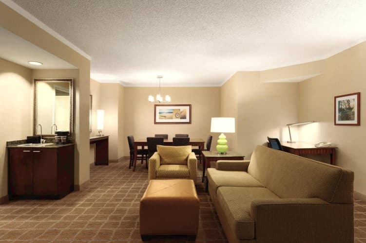 Embassy Suites by Hilton San Diego La Jolla photo 3