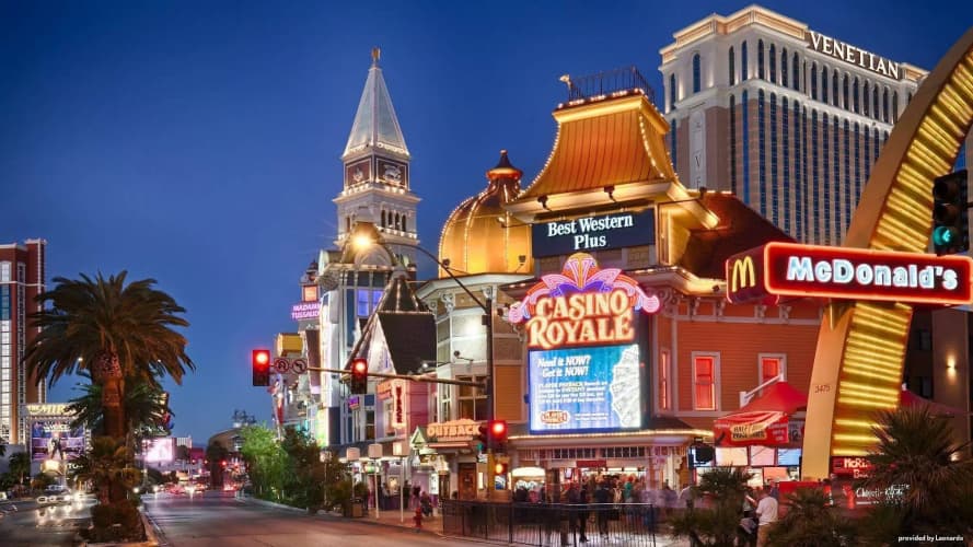 Best Western Plus Casino Royalecenter Strip photo 2