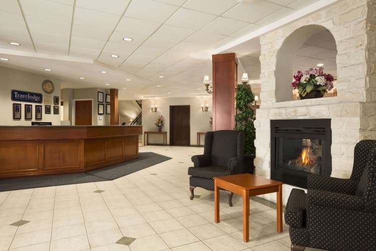 Travelodge By Wyndham Strathmore photo 3