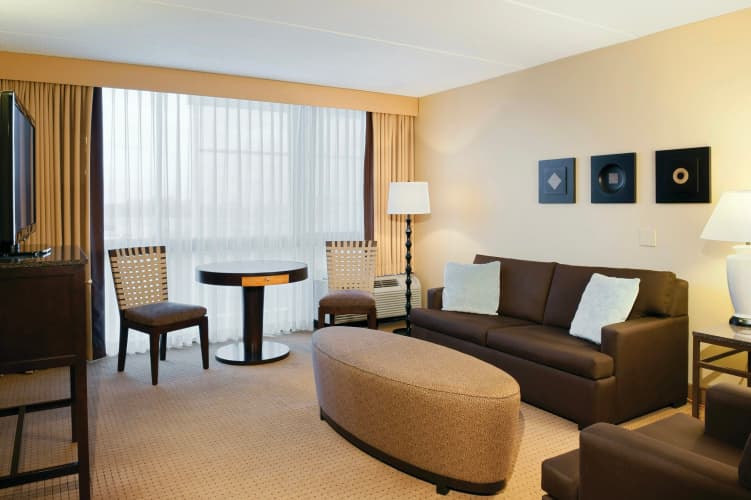 DoubleTree by Hilton Hotel Chicago - Arlington Heights photo 5