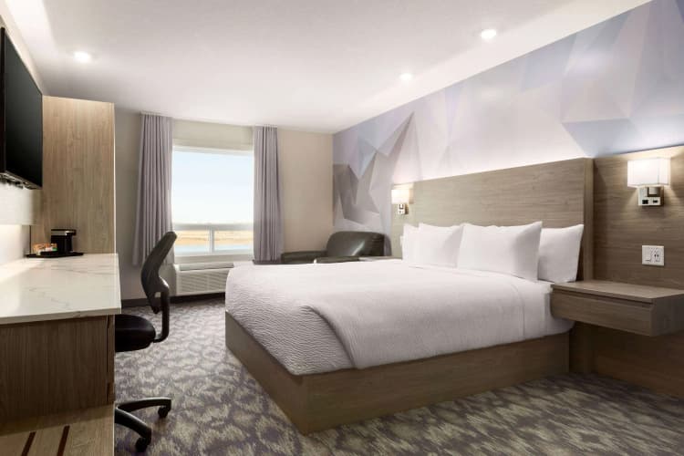 Days Inn By Wyndham Calgary North Balzac, photo 3