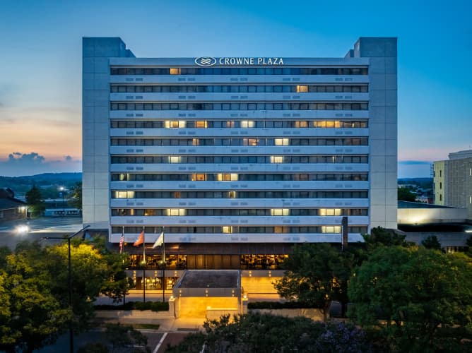 Crowne Plaza Knoxville Downtown University photo 2