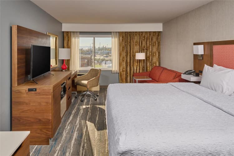 Hampton Inn Anchorage photo 5