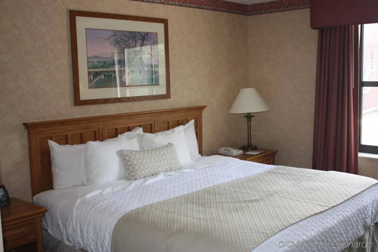 Embassy Suites by Hilton Omaha Downtown Old Market photo 5