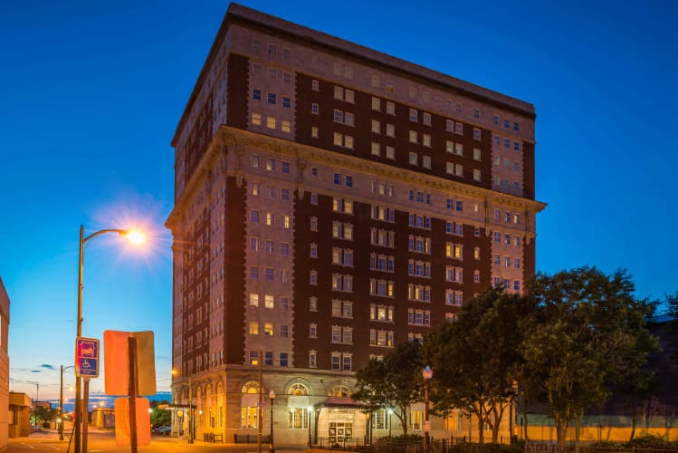 DoubleTree by Hilton Utica photo 2