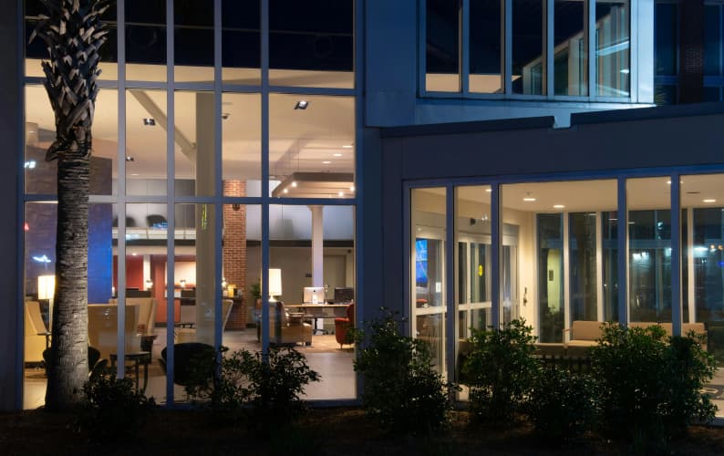 DoubleTree by Hilton Hotel & Suites Charleston Airport photo 2