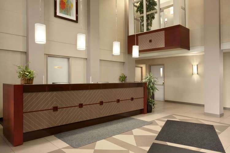 Travelodge by Wyndham Oshawa Whitby photo 3