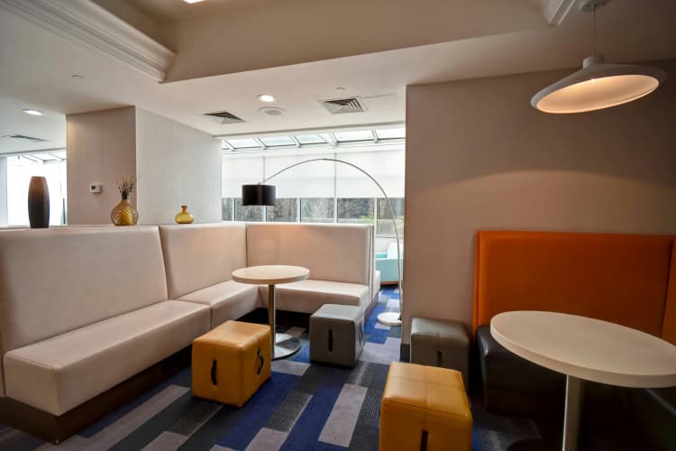 Hampton Inn NY-JFK photo 3