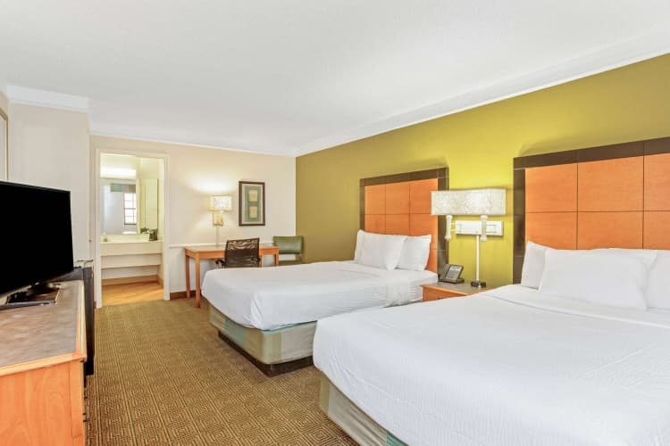La Quinta Inn by Wyndham Orlando Airport West, photo 5