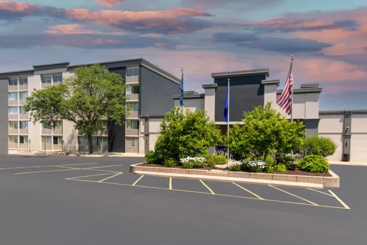Delta Hotels Grand Rapids Airport photo 2