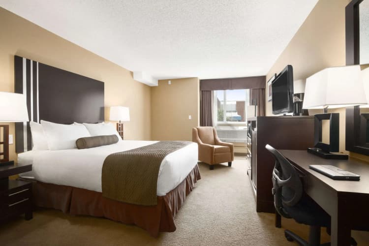 Days Inn by Wyndham Calgary Northwest, photo 4