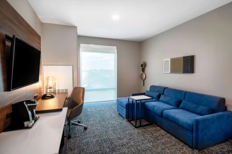 La Quinta Inn & Suites by Wyndham Nashville Downtown/Stadium, photo 5