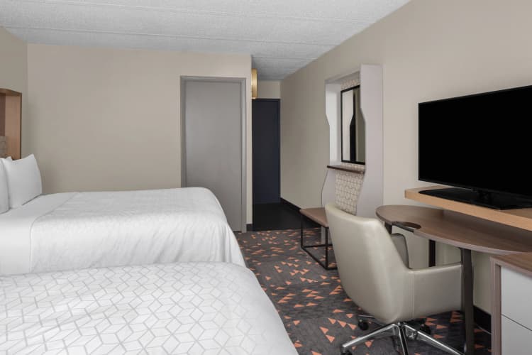 Holiday Inn Hasbrouck Heights-Meadowlands photo 5