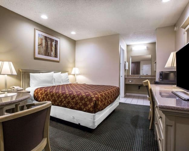 Rodeway Inn Santee photo 4