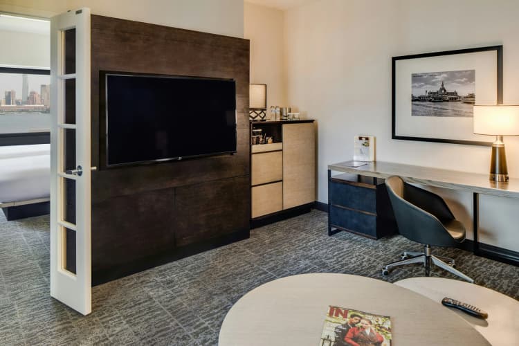 DoubleTree by Hilton Hotel & Suites Jersey City photo 4