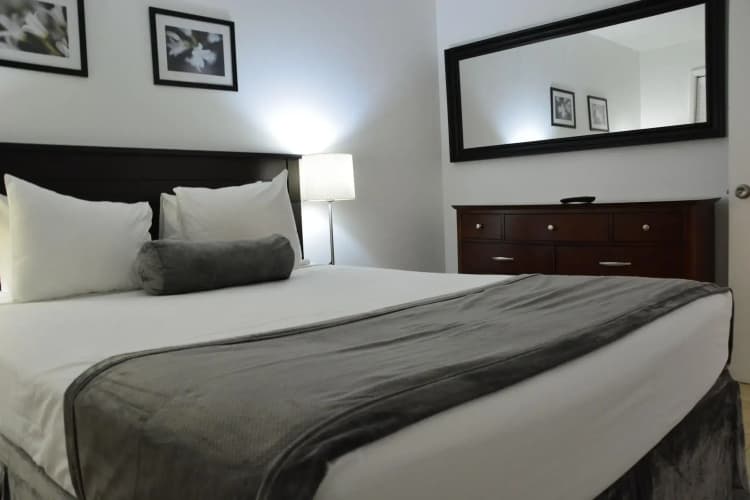 Newpoint Miami Beach Apartments photo 4