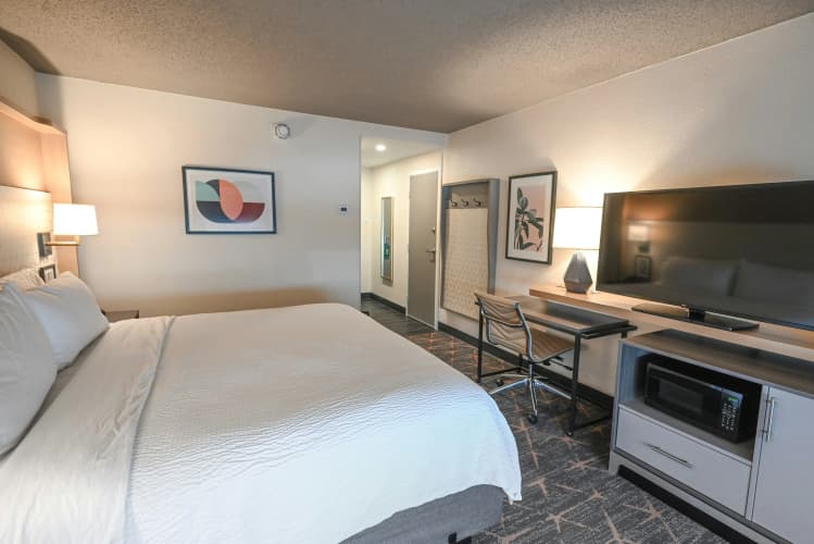 Holiday Inn Cleveland - Mayfield photo 5