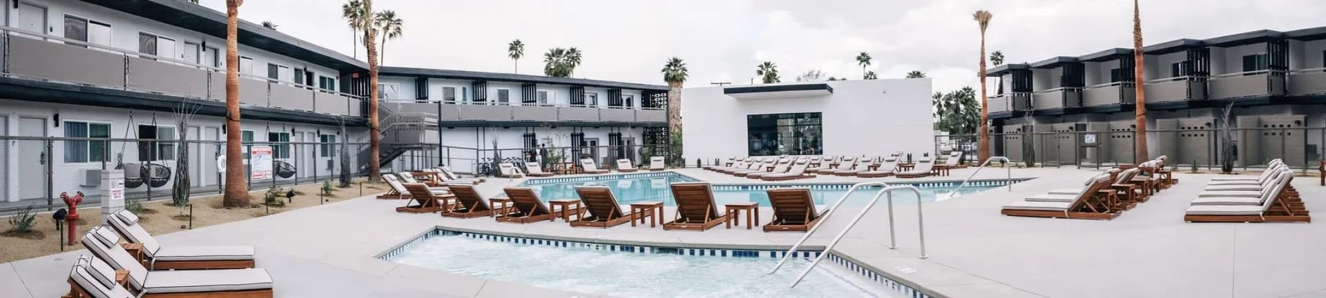 V Palm Springs, photo 2