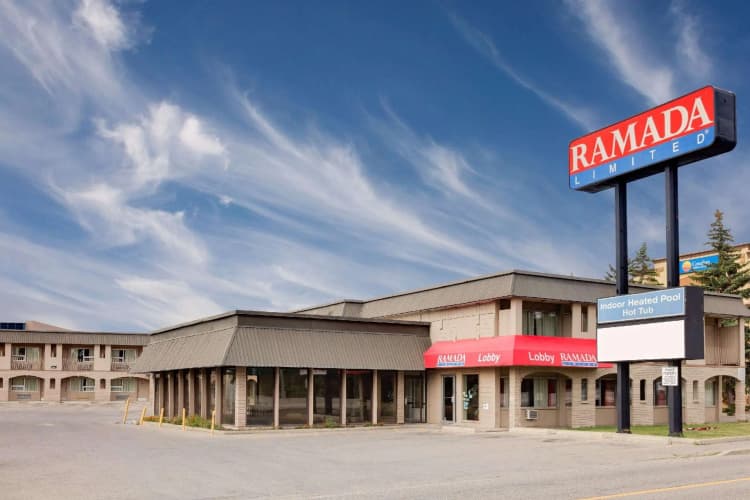 Ramada Limited Calgary Northwest, photo 2