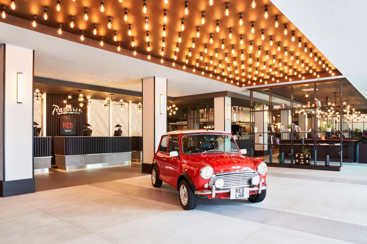 Radisson Red London Heathrow, photo 2