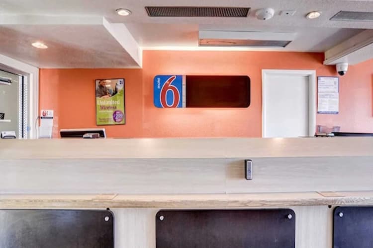 Motel 6 Denver South - South Tech Center photo 3
