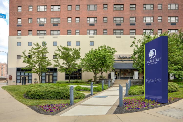 DoubleTree by Hilton Hotel & Suites Pittsburgh Downtown photo 2