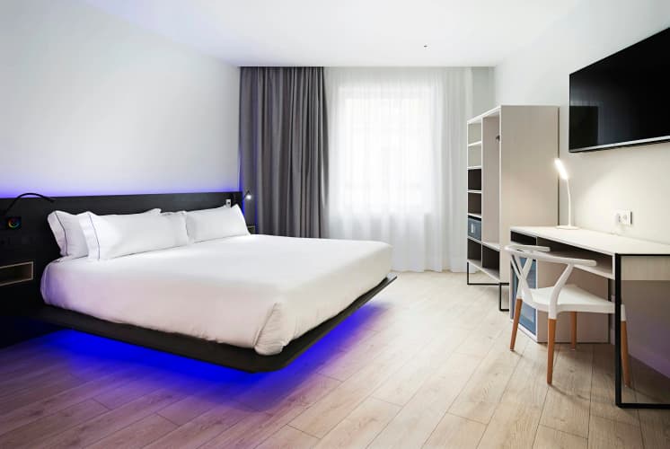 B And B Hotel Puerta Del Sol photo 3