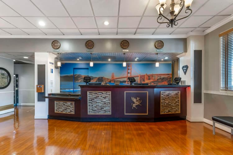 Best Western Plus Grosvenor Airport Hotel photo 3