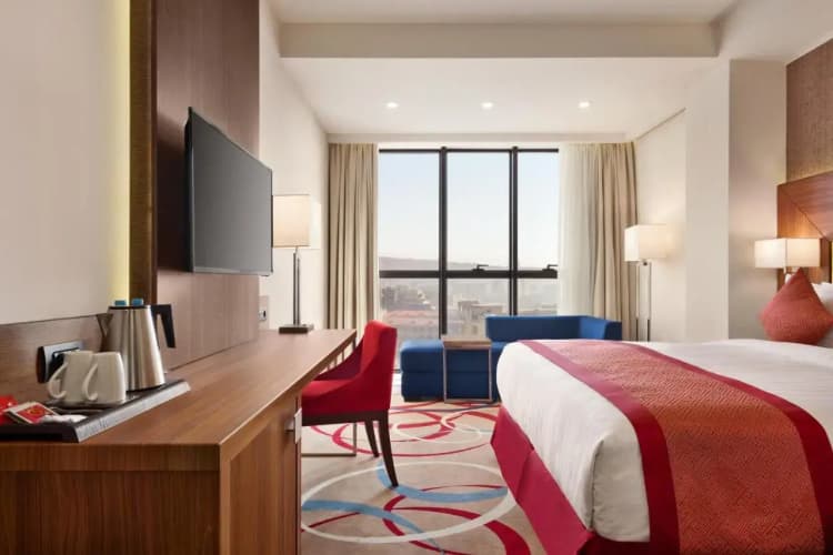 Ramada Hotel & Suites by Wyndham Yerevan photo 5