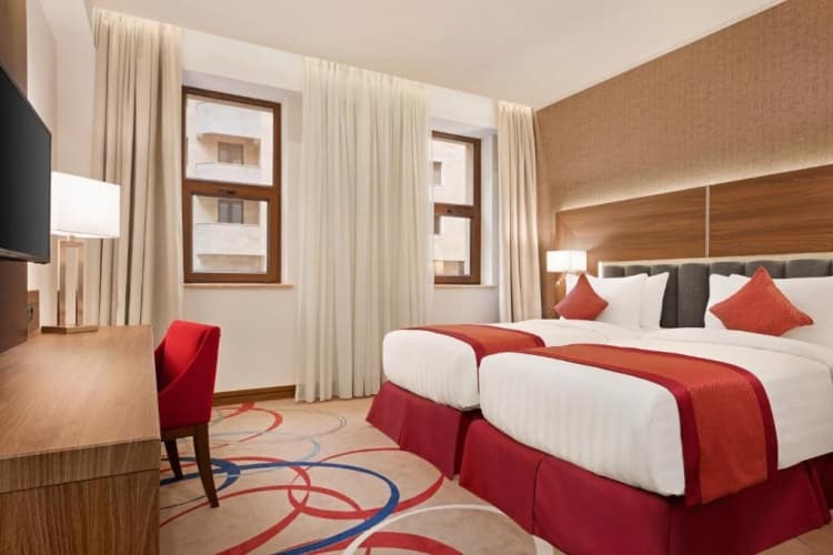Ramada Hotel & Suites by Wyndham Yerevan photo 2
