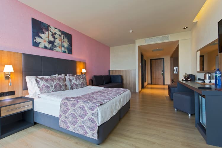 Euphoria Batumi Convention And Casino Hotel photo 3