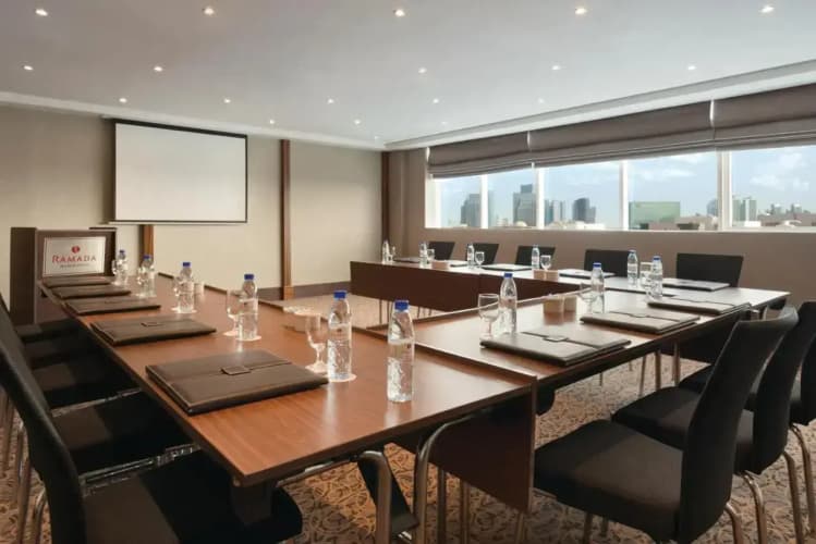 Ramada Abu Dhabi Corniche photo 4