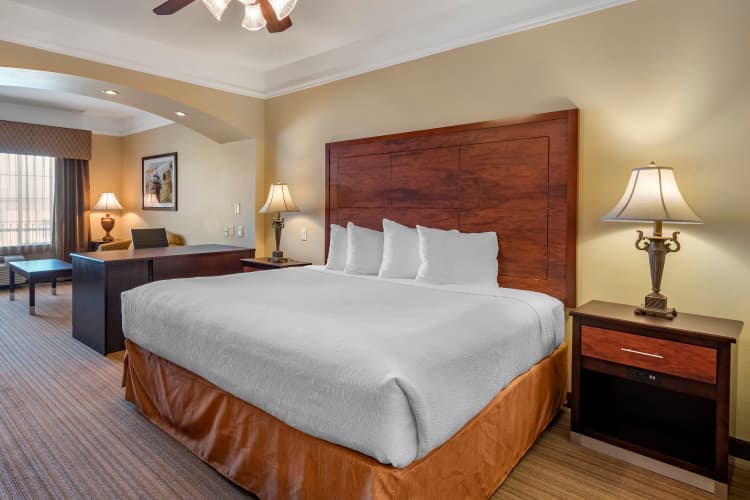 Best Western Plus Monica Royale Inn & Suites photo 5