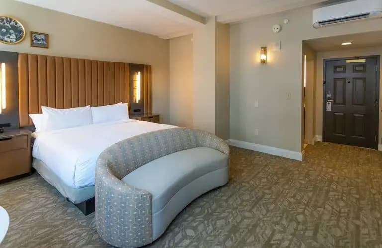 Hotel Flor Tampa Downtown, Tapestry Collection by Hilton, photo 5