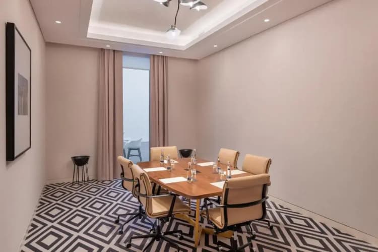 The WB Abu Dhabi, Curio Collection by Hilton, photo 5