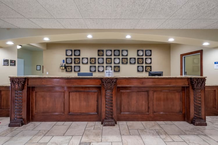 Best Western Plus Monica Royale Inn & Suites photo 3